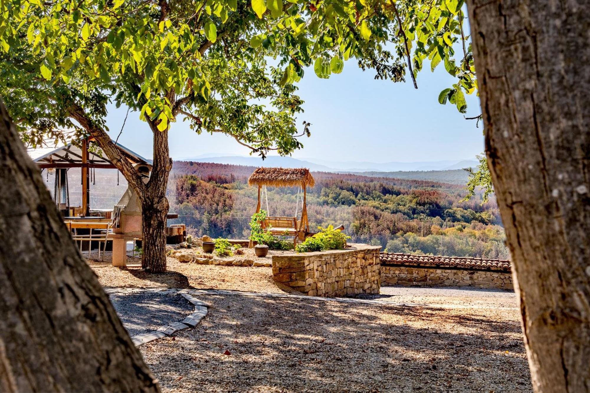 Complex Arbanashki Style-Panoramic View With Summer And Winter Terrace, Jacuzzi, Sauna, Children'S And Adult Area With Cinema Summer Hotel Veliko Tarnovo Kültér fotó