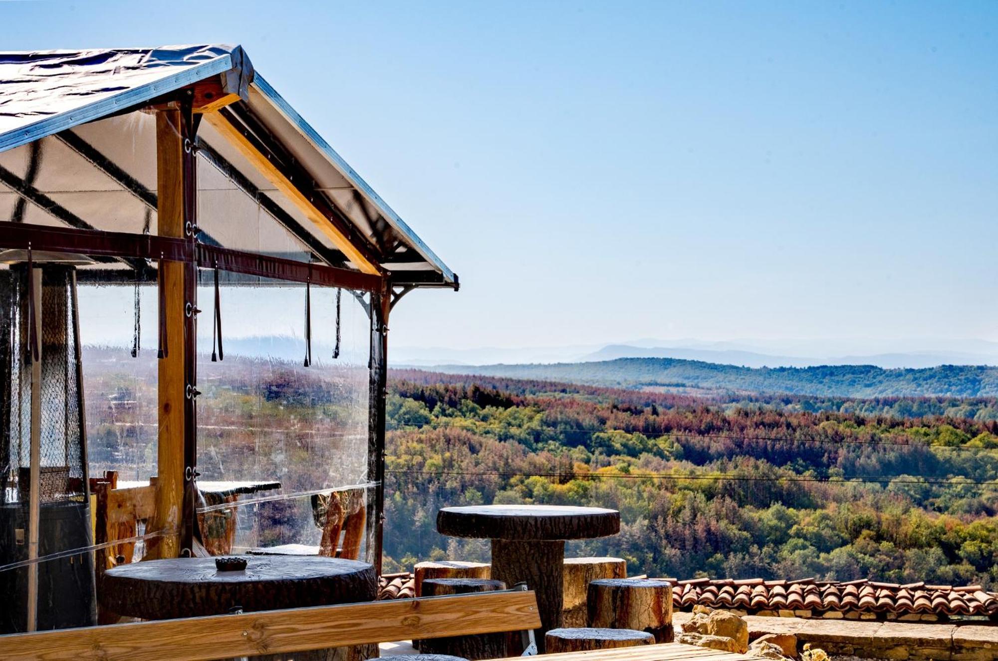 Complex Arbanashki Style-Panoramic View With Summer And Winter Terrace, Jacuzzi, Sauna, Children'S And Adult Area With Cinema Summer Hotel Veliko Tarnovo Kültér fotó